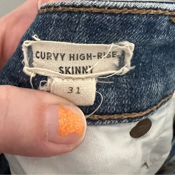 Madewell Distressed Curvy High Rise Skinny Jean 31 step hem - Picture 5 of 5